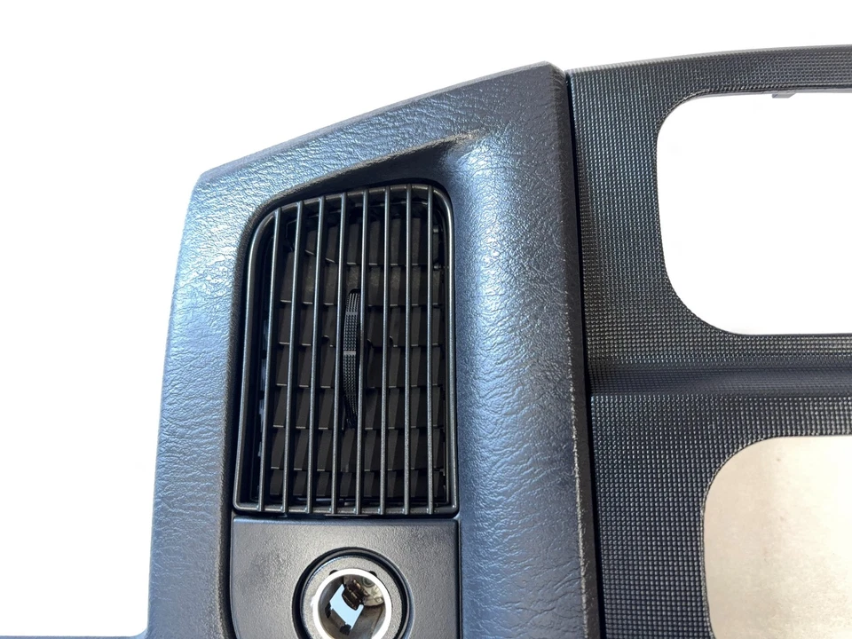 Bisel de radio, Ram 1500 2002-2005, Ram 2500 3500 2003-2005, pizarra oscura 5GV52XDVAB Foto 2 de 4