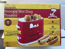 Snoopy Hot Dog Toaster ,Toast Hot Dog and Buns ,Collectible New Open Box