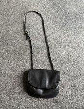 UGG Women’s Black Leather Crossbody Bag, Magnetic Close, Logo, Pockets