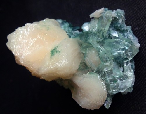 CRISTALES DE APOFILITA VERDE CON ARCOS DE ESTILBITA ESPECÍMENES MINERALES - Imagen 4 de 5