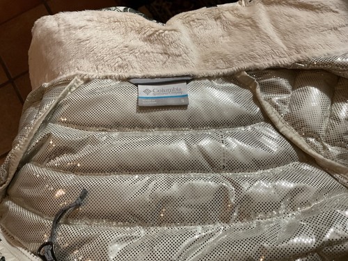 Columbia Puffer Vest S /P Whiteout Trees Leaves Bugs Floral Omni Heat Thermal - Picture 8 of 10