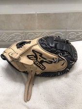 Mizuno GXC-105 31  Boys Broken In Small Baseball Catchers Mitt Right Hand Throw