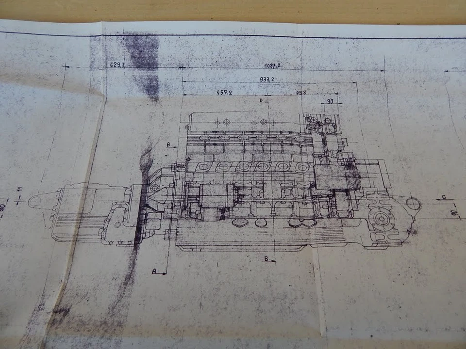 DISEGNO TECNICO MOTORE V12 LAMBORGHINI DIABLO VT 4X4 1988 - Immagine 2 di 4