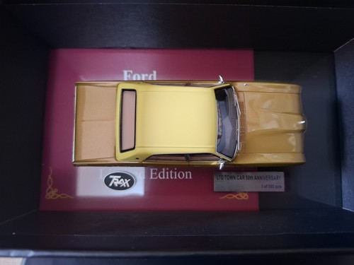 Trax TRLE3 - Ford LTD Town Car P5 50th Anniversary - GOLD - Picture 5 of 7