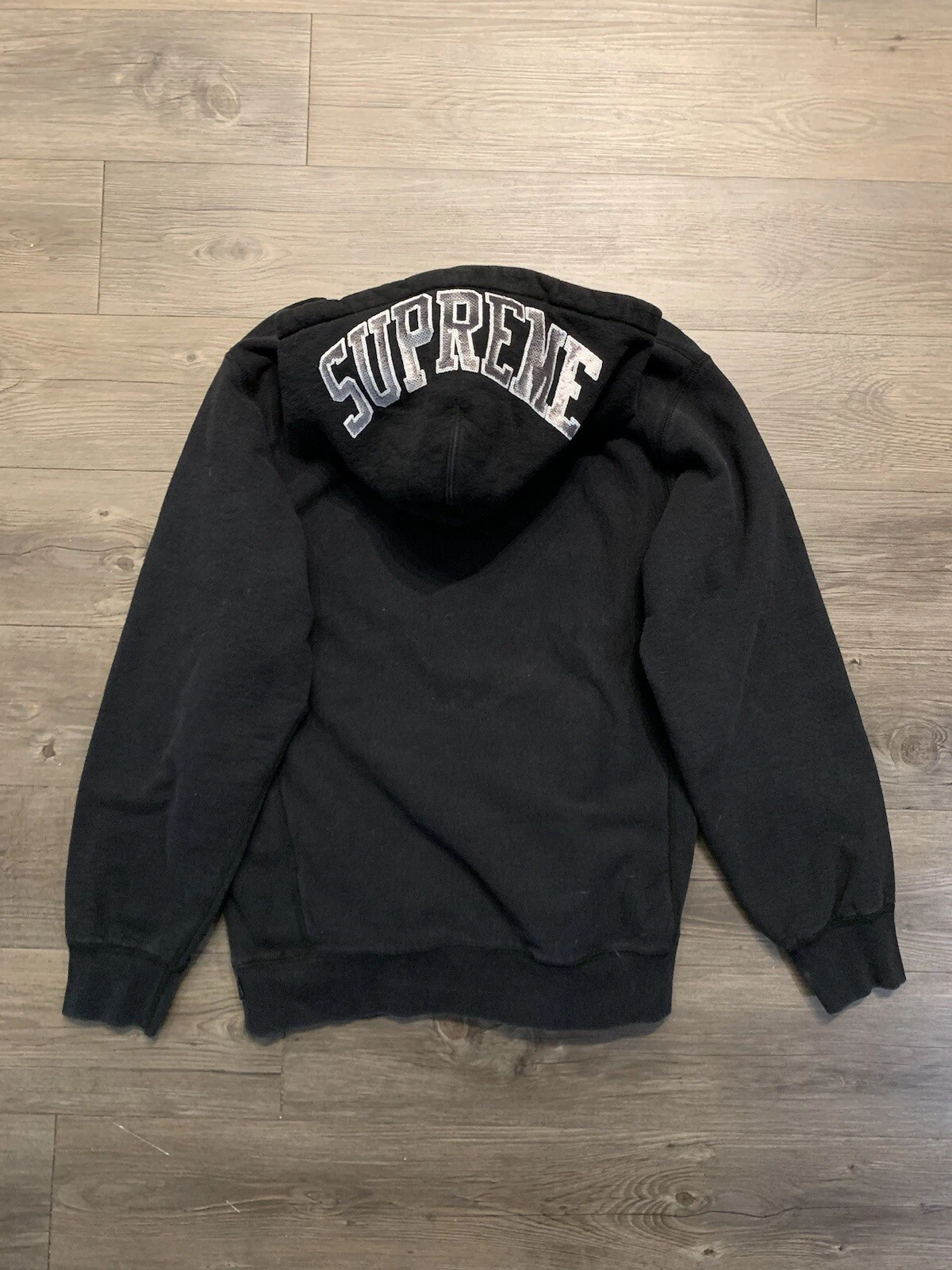 Sweat à capuche Supreme Sequin Arc Logo L Strass Logo SS19 tissage inversé