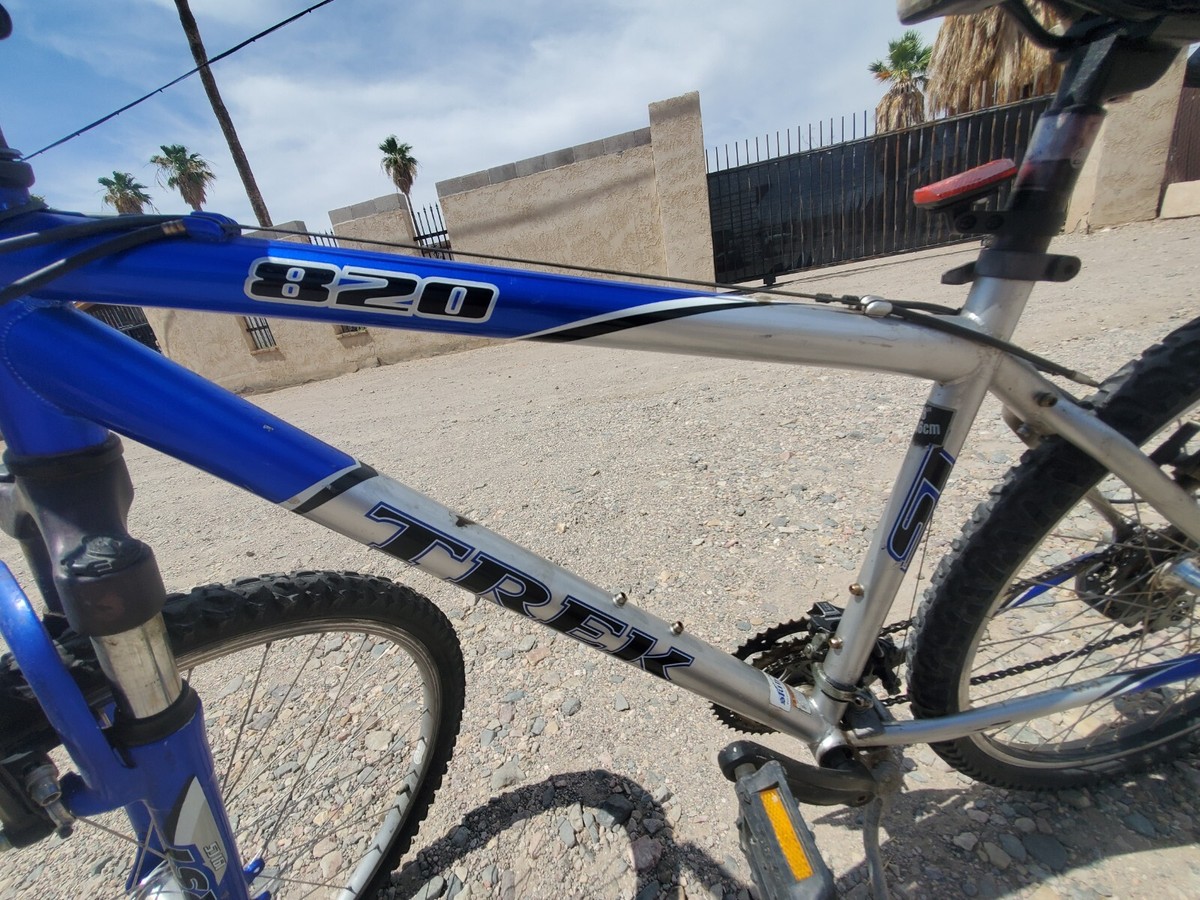 Trek 820 Mountain Track Bike- 18” Frame- 21 Speed with 26