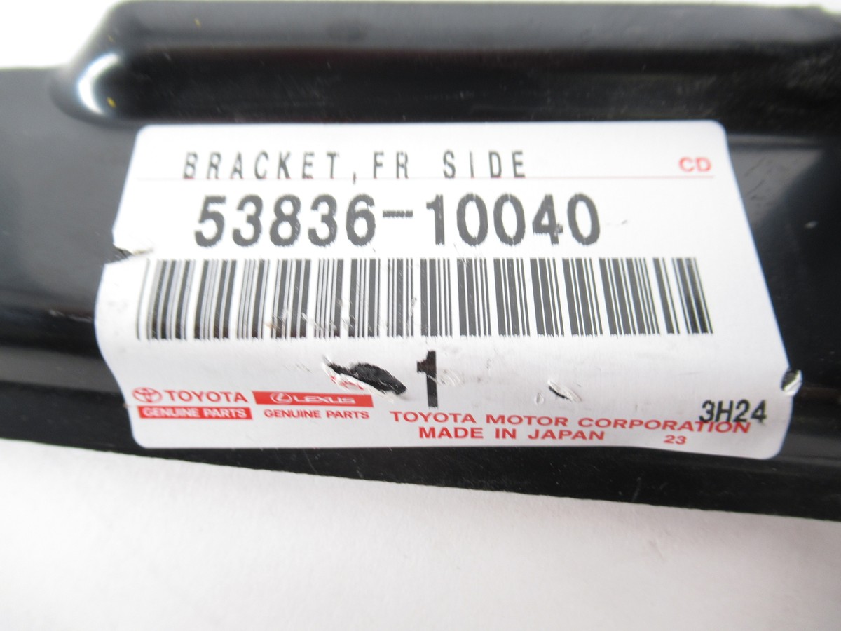 Genuine OEM Toyota 53836-10040 Driver LH Front Fender Bracket 2018