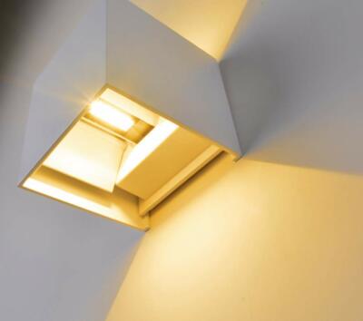 DAWALIGHT 2 Pezzi Applique Da Parete LED 12W 3000K Bianco Caldo Lampada A Muro Da Esterno IP65 Impermeabile Lampada Con Da Parete Angolo Del Fascio Regolabile,Alluminio, Nero - Foto 4