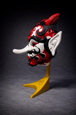 Tengu Wandmaske mit Ständer / Tengu Wall Mask with Stand   Japanische Mythologie
