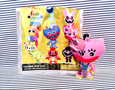 Poppy Playtime Kissy Missy 2.5'' Figural Bag Clip Keychain Series 2 --READ--
