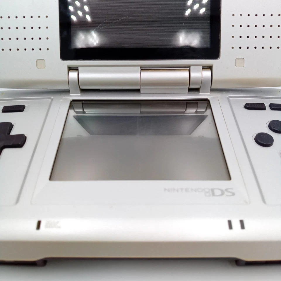 Nintendo DS Handheld System - Silver Working With Issue On The Screens - Image 3 of 4