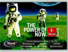 40142880 - Drei Astronauten huepfen auf der Wiese West in Space Zigarette