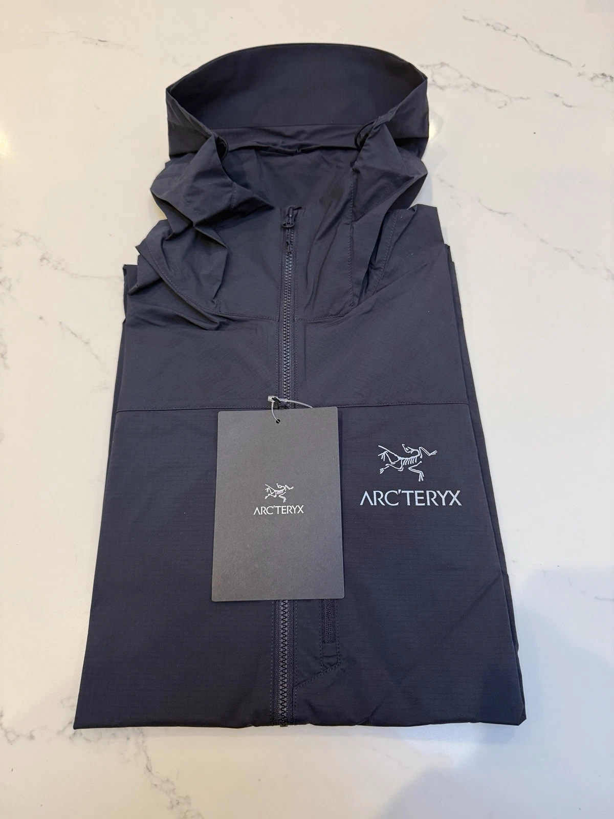 Arc'teryx Mens Squamish Hoody Light Wind Resistant - Small - Arcteryx -RRP £160
Opens in a new windo