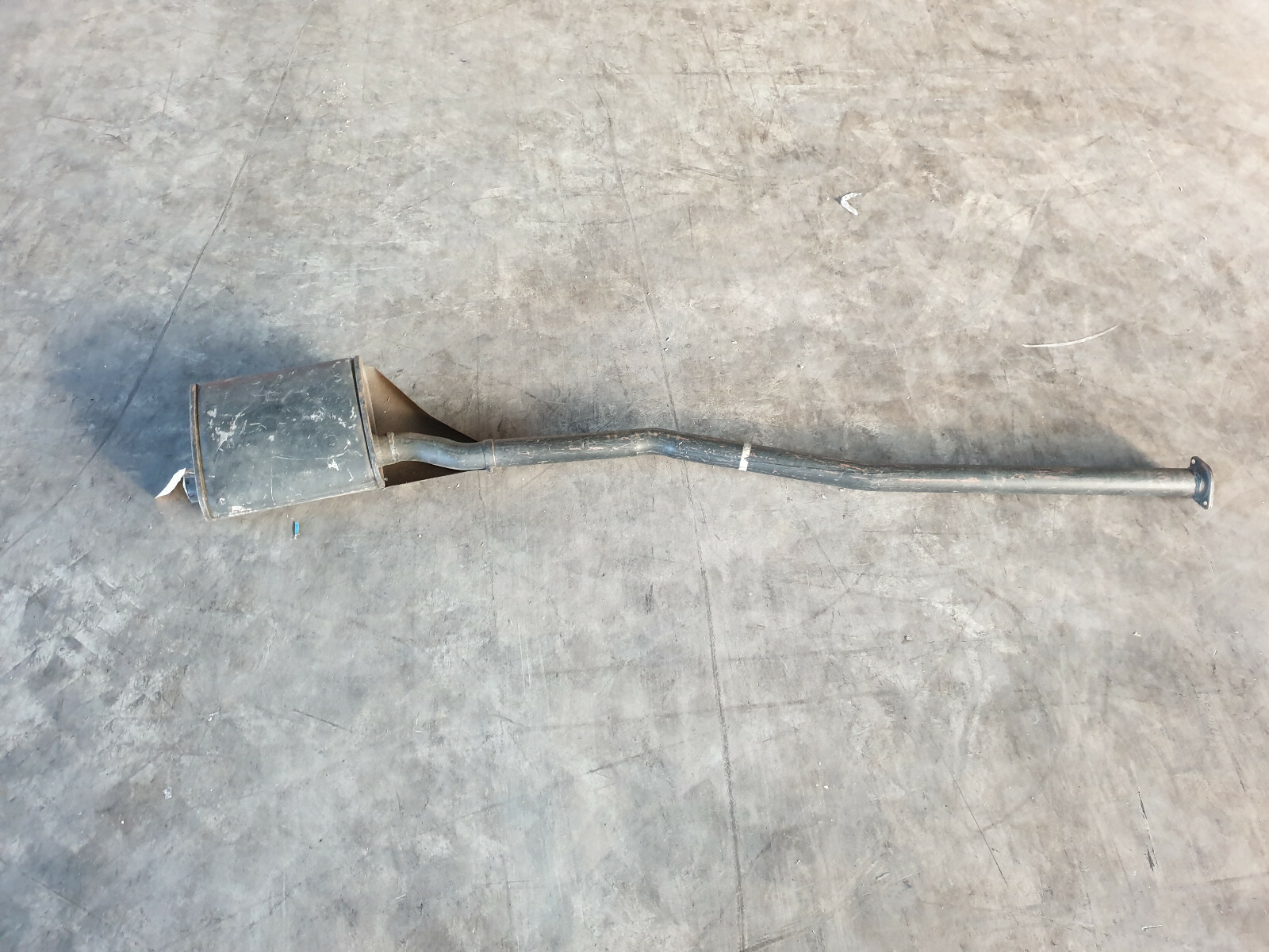 NEU NOS Mercedes 240D 300D W115 /8 Auspuff Schalldämpfer Exhaust 