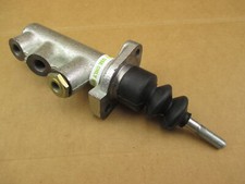 D136837 D141779 Master Brake Cylinder for Case 580K 570LXT 580M 580L 590 Super M