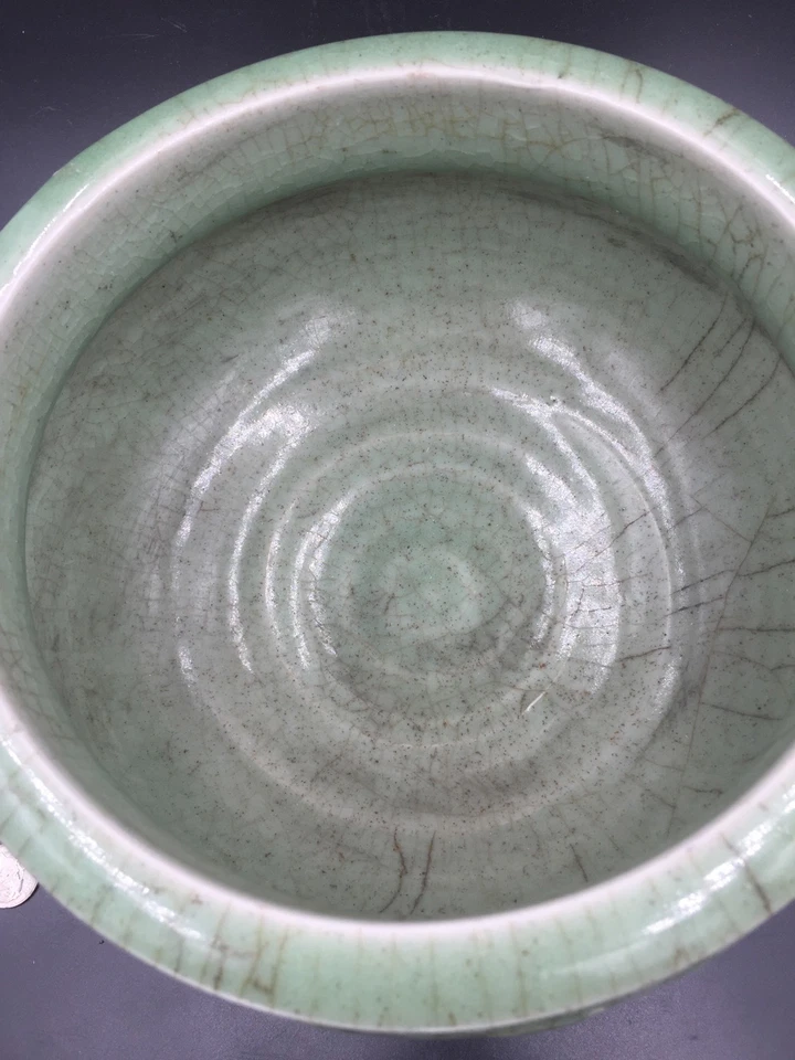 A Chinese Ming Dynasty Celadon Tripod Censer 明代龙泉香炉 - Image 2 of 4