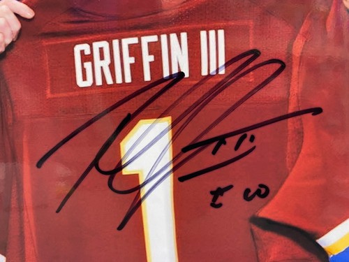 ROBERT GRIFFIN III SIGNED AUTOGRAPHED 8x10 FOOTBALL PHOTOGRAPH BECKETT BAS COA - Picture 2 of 4