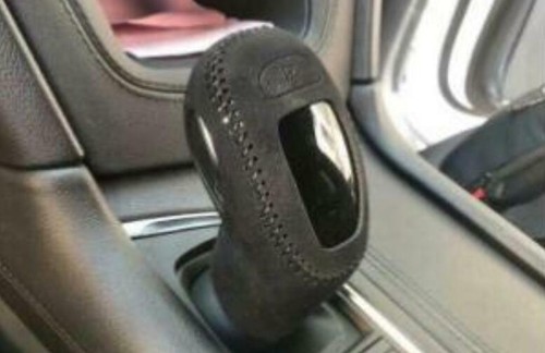 Cubierta de perno de cambio de engranajes negra para consola central gamuza para Cadillac XT5 2020-2022 - Imagen 3 de 6