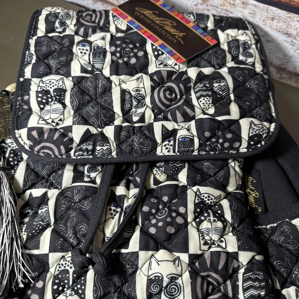 Bolso Mochila Acolchada Laurel Burch Blanco y Negro Gatos Salvajes Nuevo con Etiquetas Cierre Cinchado Foto 4 de 4