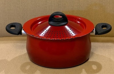 Bialetti Italian Essentials 5.5 Qt Oval Aluminum Pasta Pot Lock Strainer Lid Red