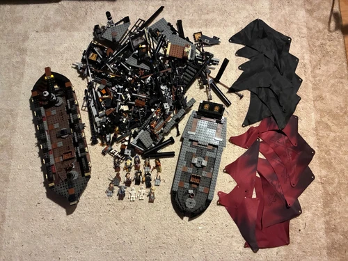 Lego Pirates of the Caribbean Black Pearl and Queen Anne's Revenge 4195, 4184