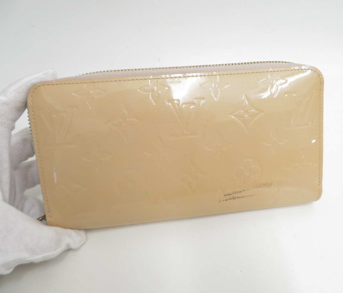Authentic LOUIS VUITTON Monogram Vernis Zippy round zipper Long
