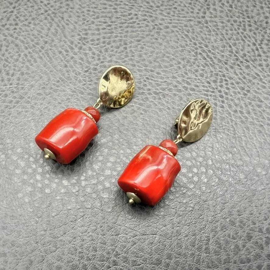 Pendientes de clip Chico's con cuentas colgantes tono dorado distintivo bisutería Foto 3 de 4