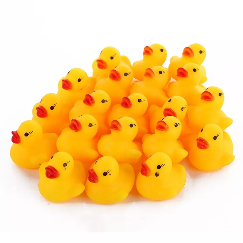 Squeaking bath toy Rubber Duck family - with 3 ducklings 