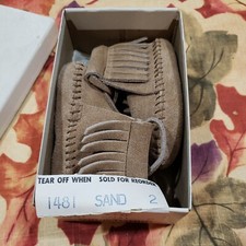 Minnetonka Pa Poo Shu 1481 Size 2 Moccasins Slight Use no Wear Vintage w/Box