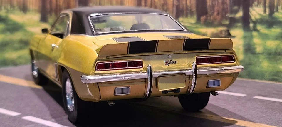 **READ** 1969 Chevrolet Camaro Z/28 Diecast Gold Highway 61 Pawn Stars TV Show - Image 4 of 4