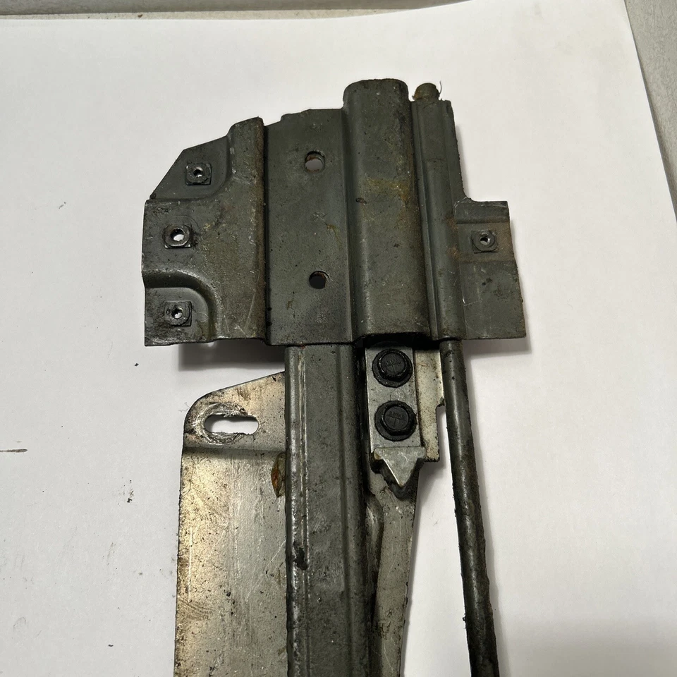 Ford Thunderbird 1967-1969 cuarto de ventana regulador lado del conductor LH C7SZ Foto 2 de 4