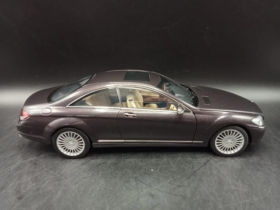 Mercedes-Benz CL-Klasse 1/18 Autoart (dealer edition) - Immagine 4 di 4
