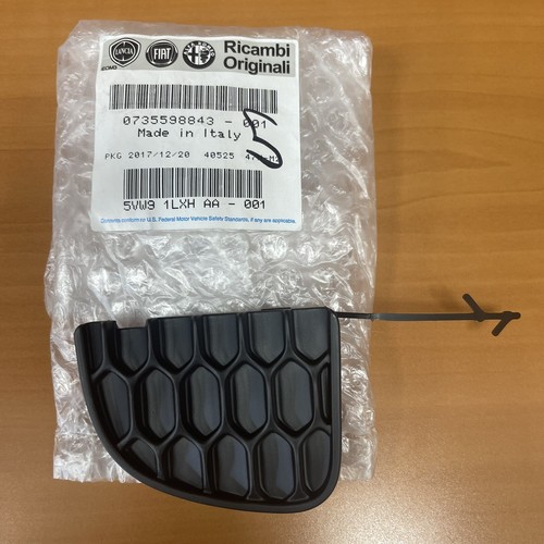 Jeep Renegade 2014 Rear Bumper Tow Hook Cover 5VW91LXHAA 735598843 - Picture 2 of 5