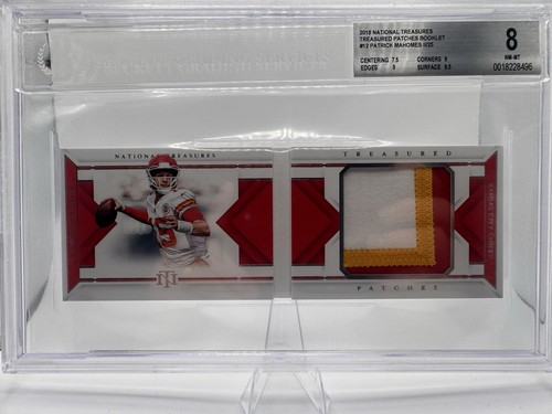 2018 National Treasures Patrick Mahomes Treasured Patches Booklet /25 BGS 8