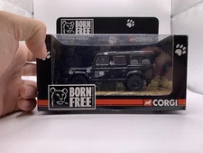 Vanguards Corgi 1:43 Land Rover Defender Born Free Foundation VA09706