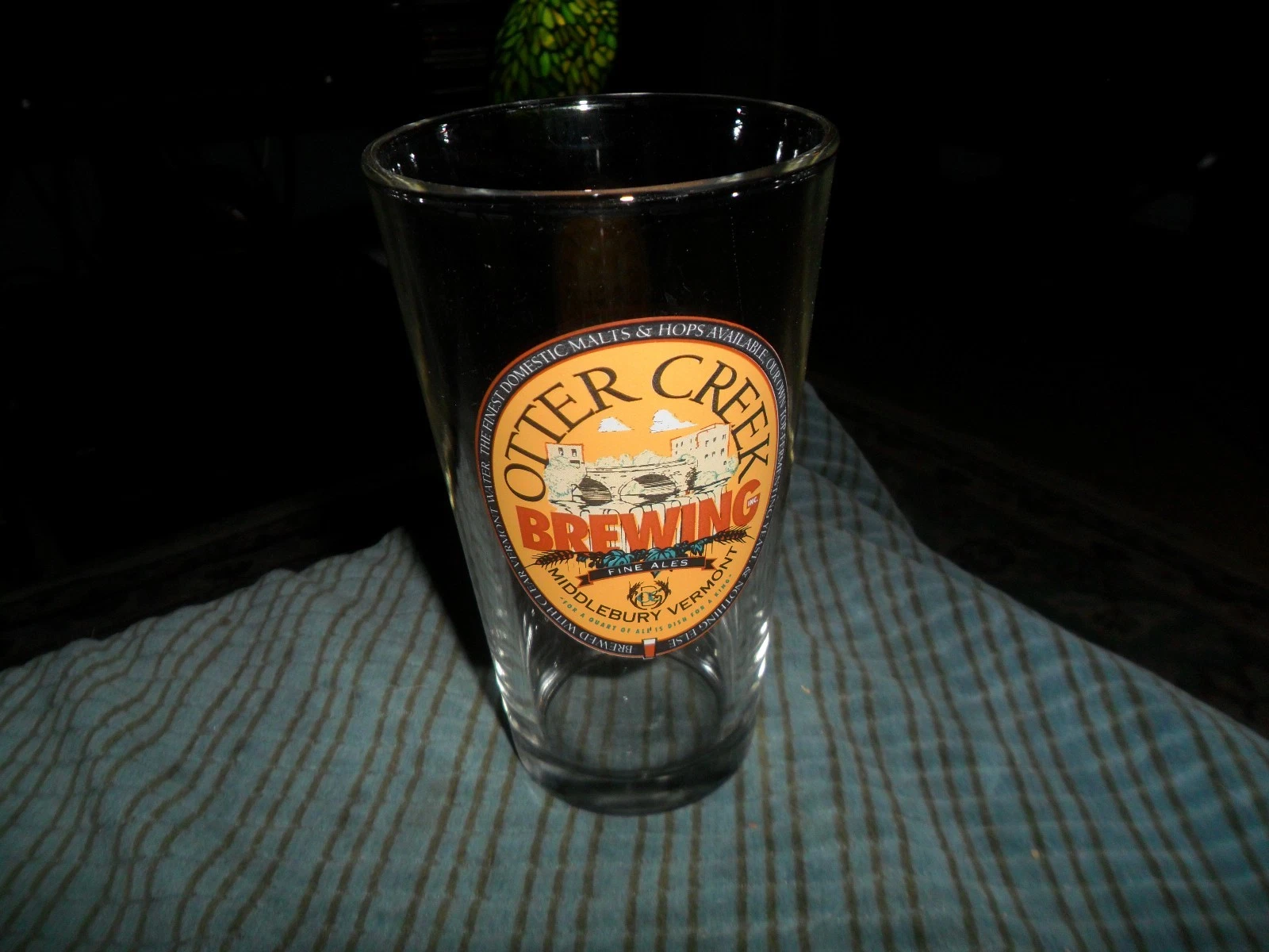 OTTER CREEK BREWING ALES 1 PINT BEER GLASS Beer Advertisement MIDDLEBURY  VT