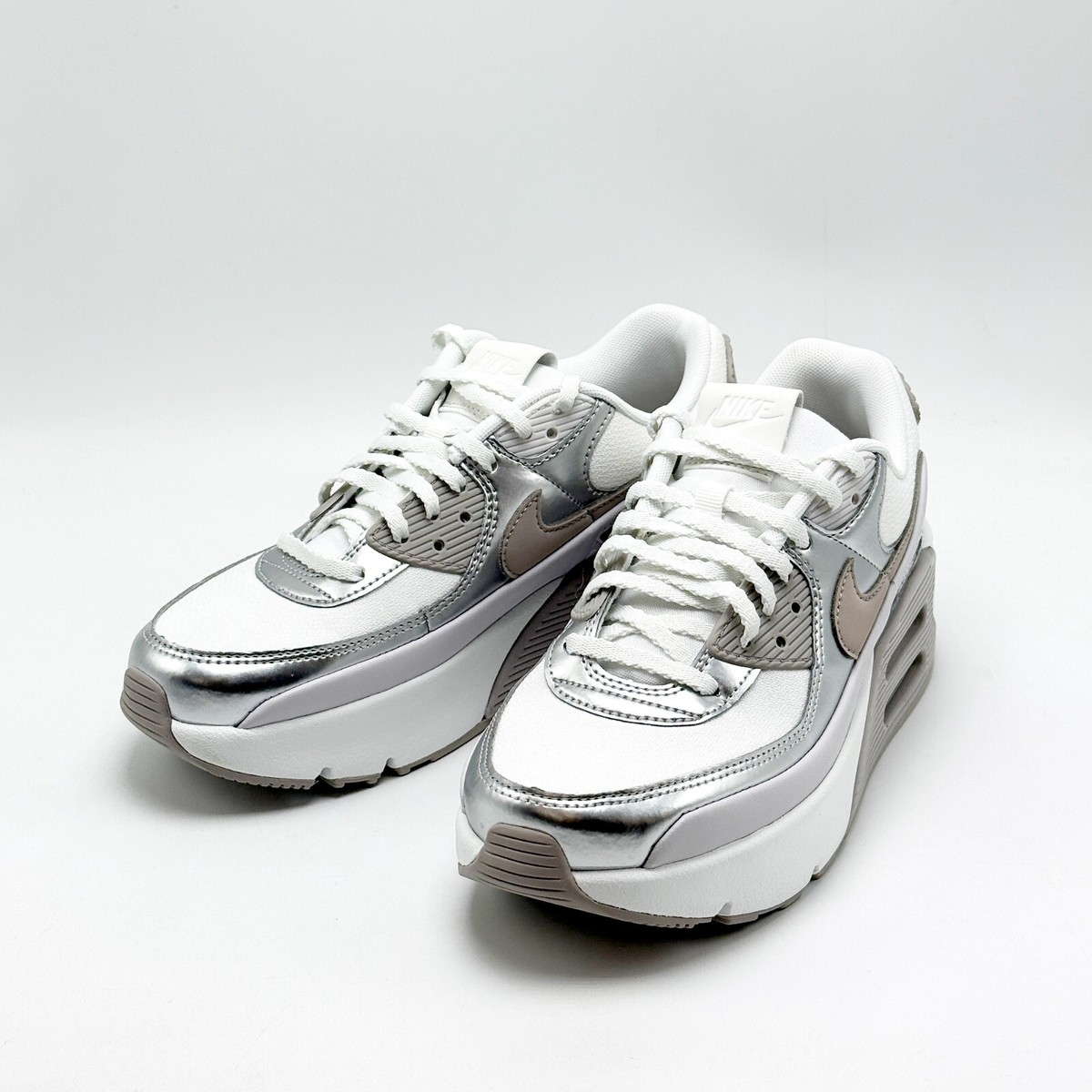 NIKE★Air Max 90 LV8 W★IB0170-100 Amazon.com | Nike Air Max 90 LV8 Women's Shoes (IB0170-100