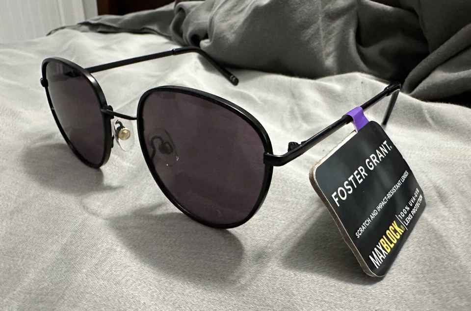 NUEVO Gafas de sol Foster Grant redondas tintadas negras 100 % protección UV hombres/mujeres Foto 2 de 3