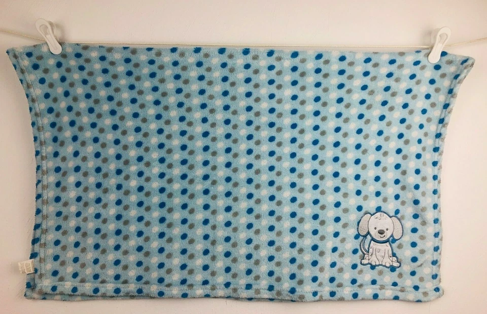 Manta azul bebé cómoda blanca gris lunares bordada cachorro perro polar Foto 2 de 4