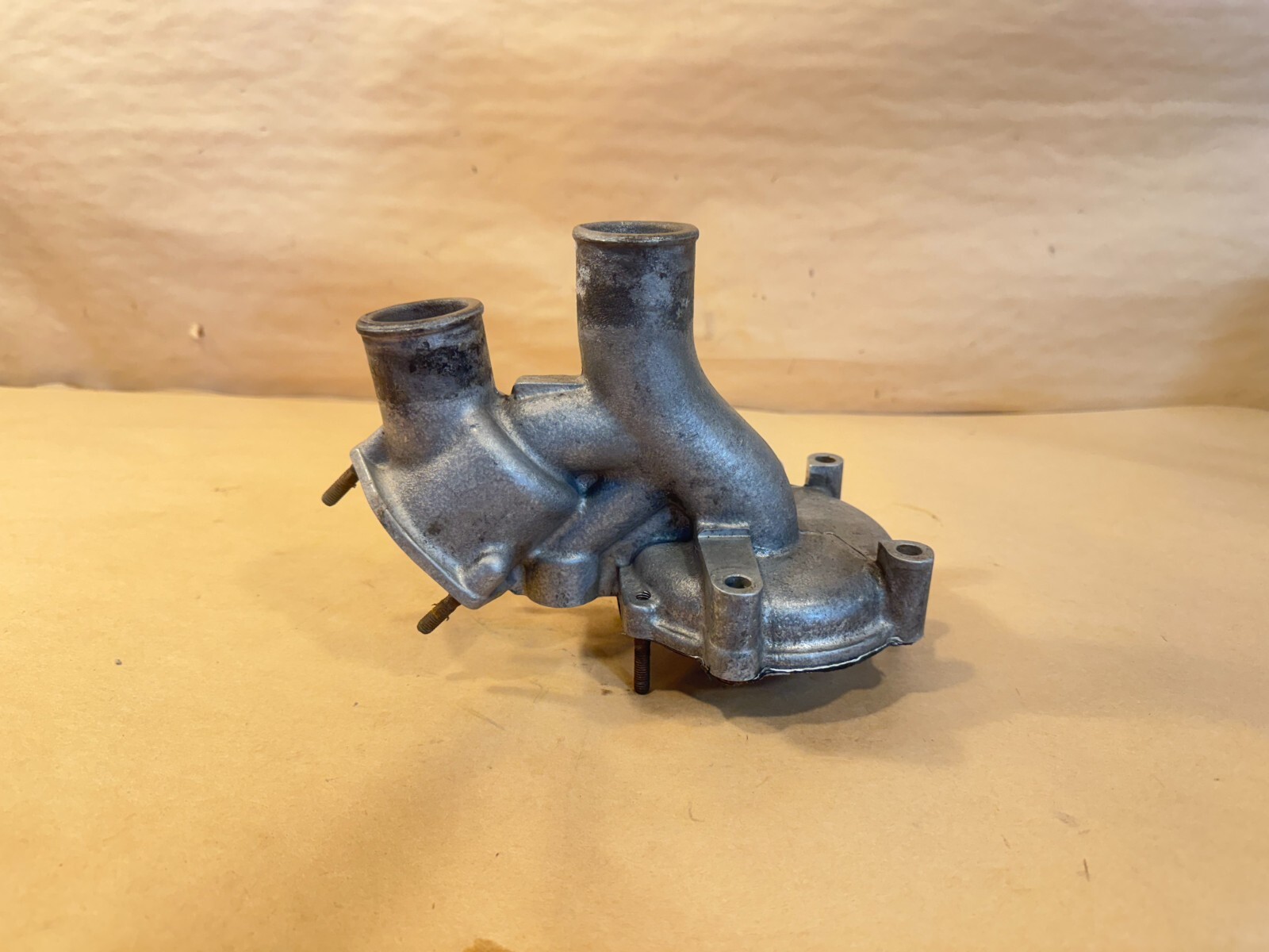 Ferrari 308 GTSi 328 mondial water pump Housing 115470
