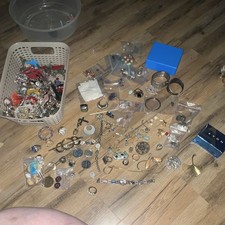 Mixed Costume Jewelry Lot 50 Pieces Earrings Necklaces Bracelets Rings Pendants
