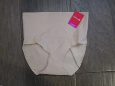 SPANX EVERYDAY SHAPING BRIEF  PANTIES IN SOFT NUDE SIZE MEDIUM  NEW