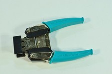 We R Memory Keepers Crop-A-Dile 1/4" 1/2" Corner Chomper Punch Corner Rounder