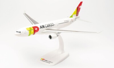 Herpa 613736 TAP Air Portugal Cargo A330-200 Desk Top 1/200 Model AV Airplane