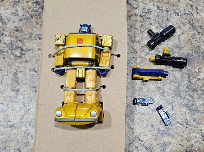 Transformers Legacy Goldbug 100% Complete Creatures Collide Deluxe Class Autobot