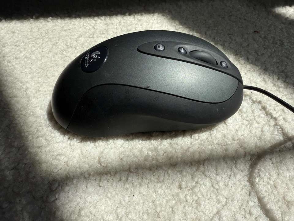 Logitech G400 Optical Gaming mouse 8 Buttons 3600 DPI Tested Good Used - Image 3 of 4