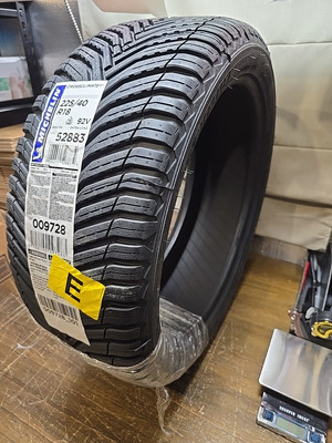 ウリア Velozza ZXV4 225/40R18XL 92W BSW Tires