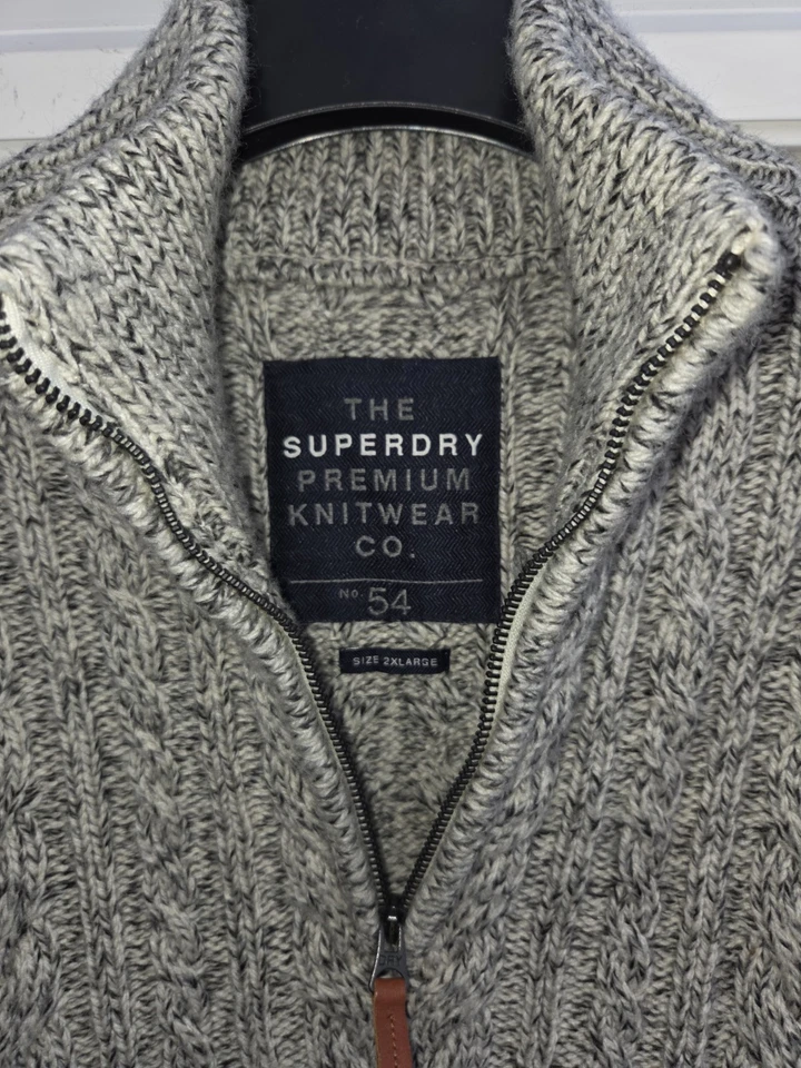 Mens XXL 2XL Superdry 1/4 Zip Neck Grey & White Cable Knit Jumper. Exc Condition - Image 3 of 4
