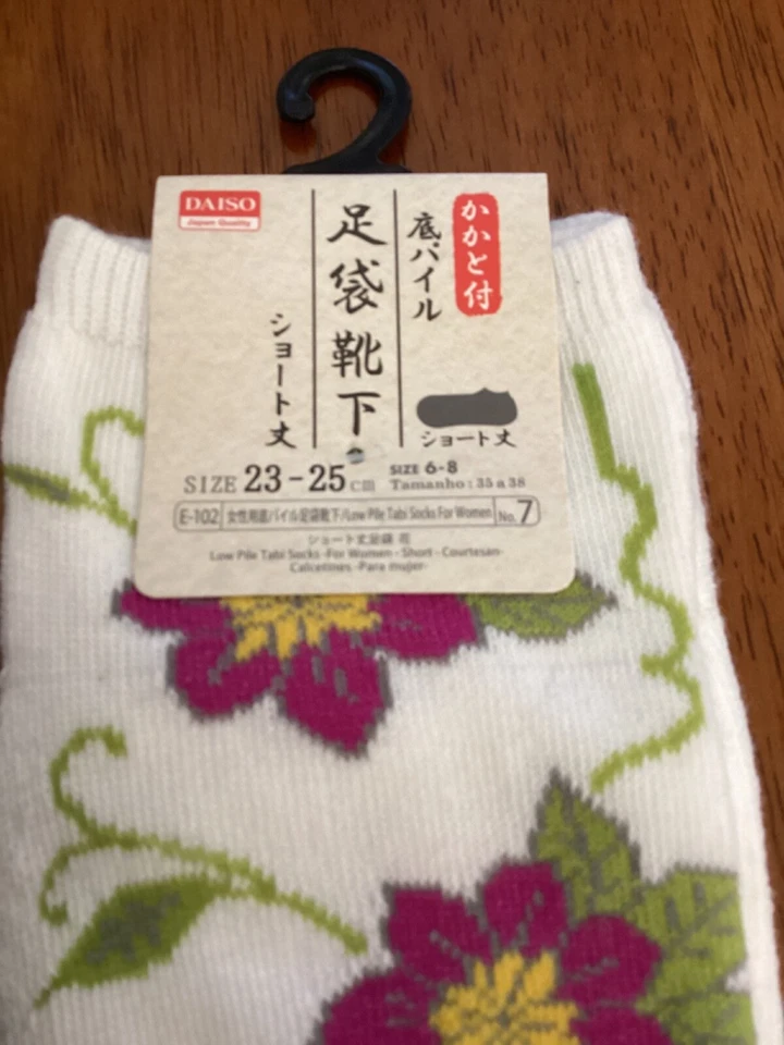 Calcetines cortos japoneses para mujer Daiso Chanclas Punta Tabi talla 6-8 found@Japan Foto 2 de 3