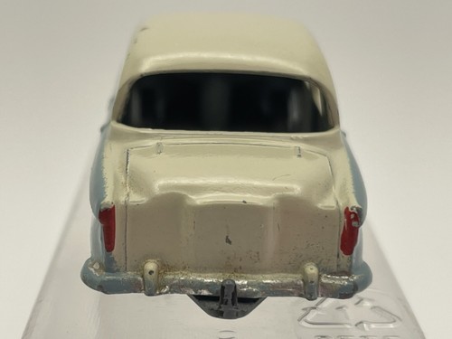 Matchbox Lesney No. 43 Hillman Minx - Light Blue VG - Picture 6 of 9